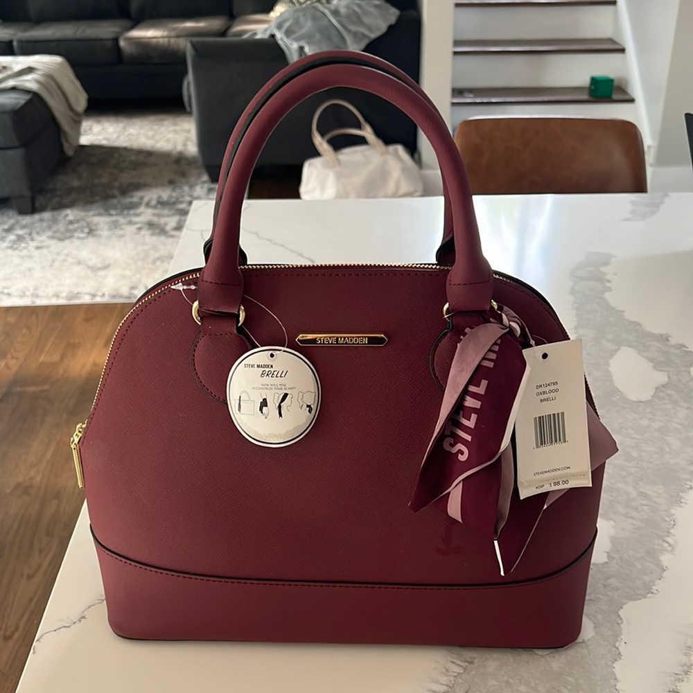 Steve Madden purse with scarf and detachable strap